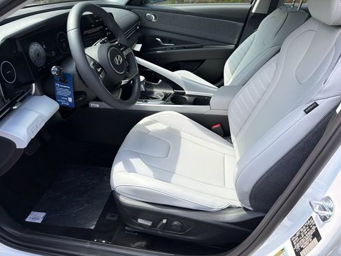 New 2026 Hyundai Elantra Limited FWD image 10