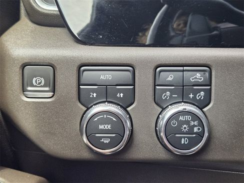 Used 2022 GMC Sierra 1500 SLT w/ SLT Premium Plus Package image 17