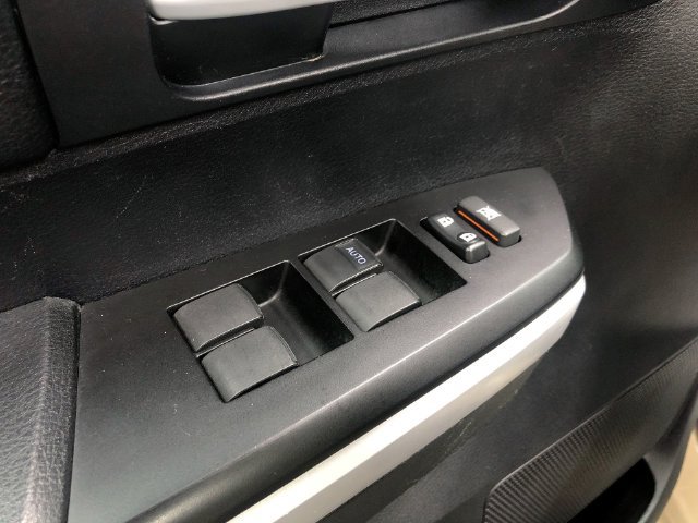Used 2018 Toyota Tundra SR5 AWD/4WD image 13
