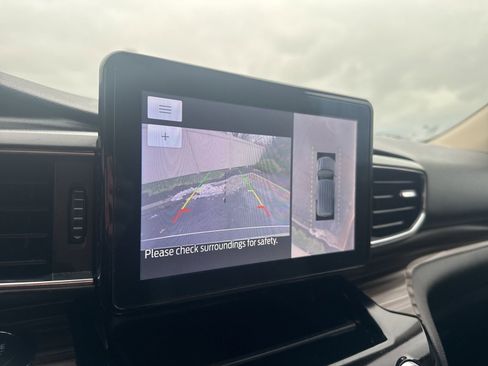 Used 2023 Ford Explorer Limited w/ Equipment Group 301A image 38