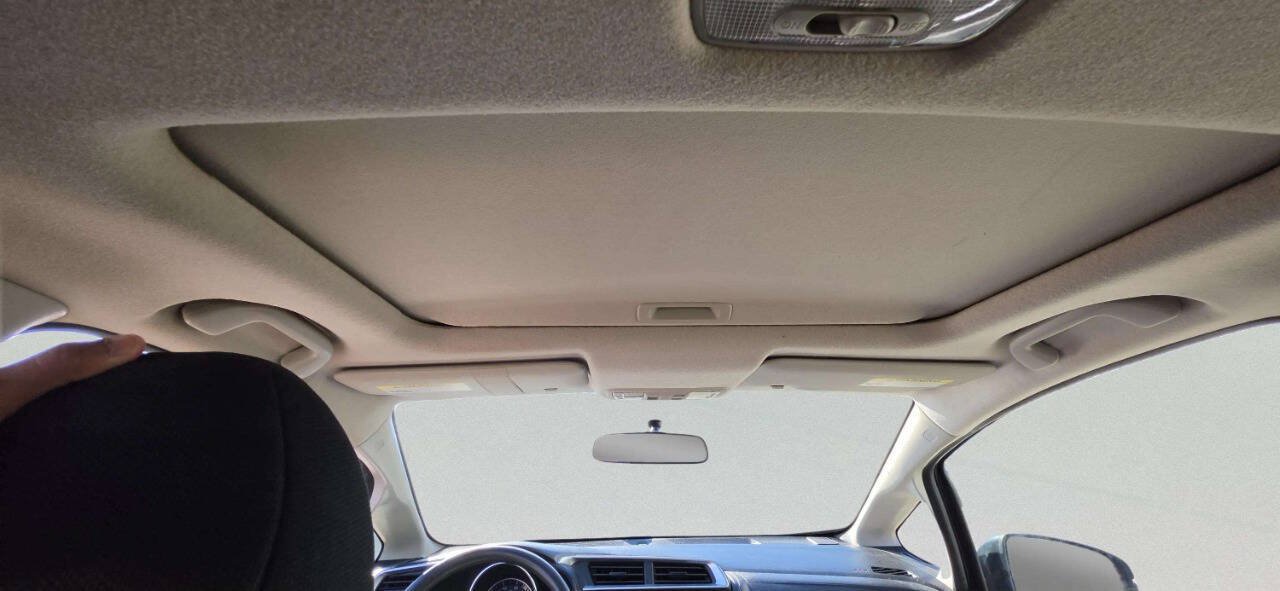 Used 2015 Honda Fit EX image 9