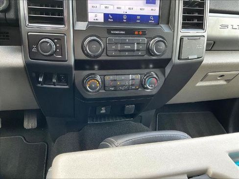 Certified 2020 Ford F250 XLT w/ XLT Premium Package AWD/4WD image 16