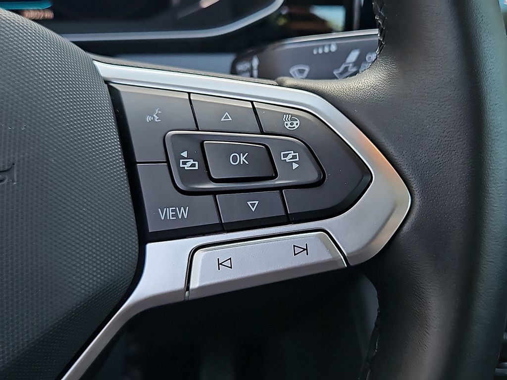 Certified 2025 Volkswagen Jetta SEL FWD image 22