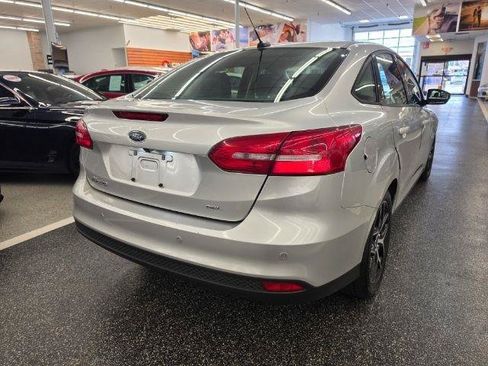 Used 2017 Ford Focus SEL FWD image 5