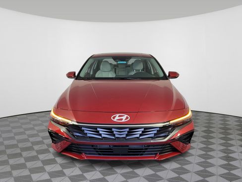 New 2025 Hyundai Elantra Limited image 41