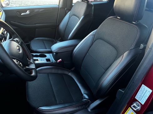 Used 2025 Ford Escape ST-Line w/ Equipment Group 301A image 11