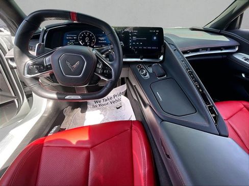Used 2025 Chevrolet Corvette Z06 RWD image 16