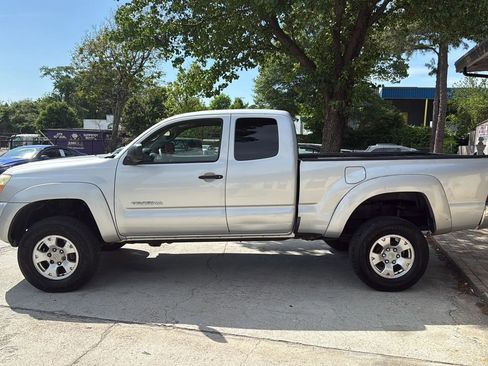Used 2006 Toyota Tacoma 4x4 Access Cab V6 image 3