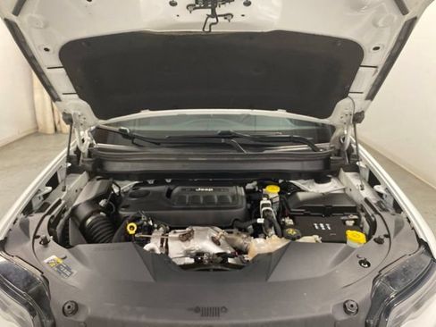Used 2021 Jeep Cherokee High Altitude AWD/4WD image 29