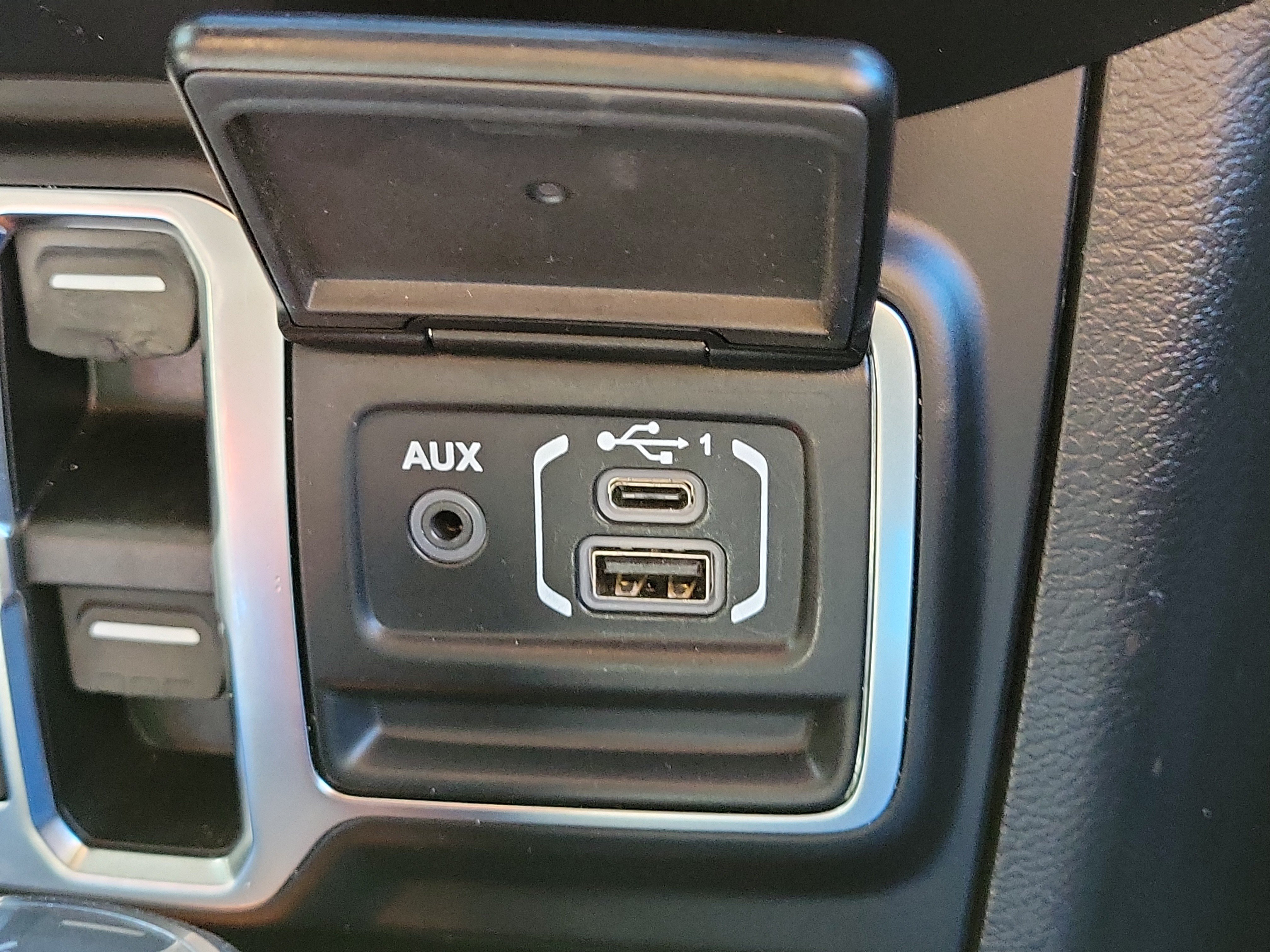 Used 2021 Jeep Wrangler Unlimited Rubicon 4xe w/ Cold Weather Group AWD/4WD image 29