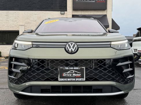 Used 2025 Volkswagen Tiguan SEL R-Line AWD/4WD image 7