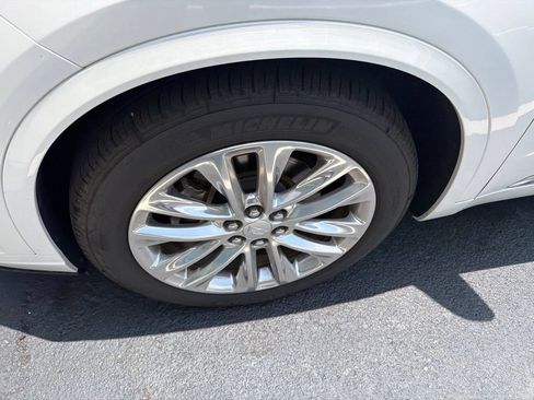 Used 2020 Cadillac XT6 Premium Luxury FWD image 4