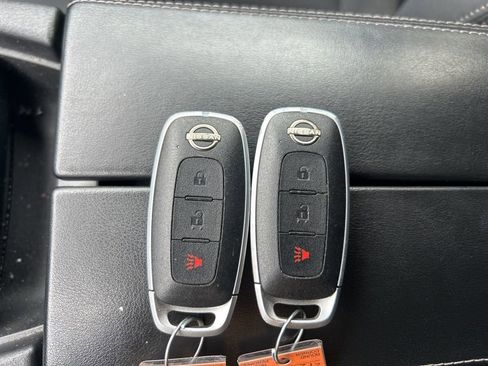 Used 2023 Nissan Rogue S AWD/4WD image 13