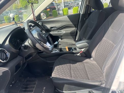 Used 2021 Nissan Kicks SV w/ Exterior Package image 7
