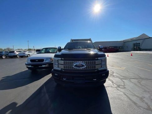Used 2019 Ford F250 Platinum w/ Platinum Ultimate Package AWD/4WD image 3