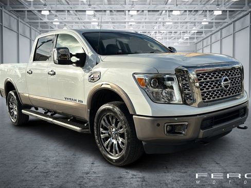 Used 2019 Nissan Titan Platinum Reserve w/ Platinum Utility Package image 7