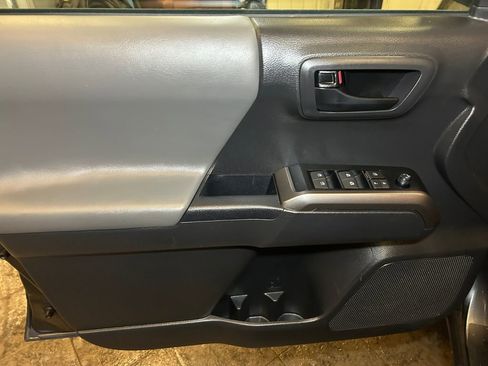 Certified 2023 Toyota Tacoma SR5 w/ Technology Package image 20