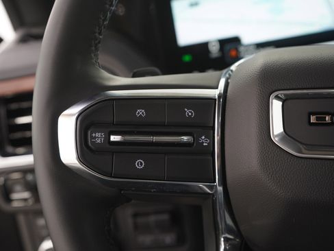 Used 2025 GMC Yukon Denali AWD/4WD image 29