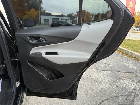 Used 2018 Chevrolet Equinox LT FWD image 17