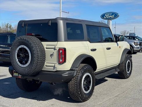 New 2025 Ford Bronco Badlands w/ Sasquatch Package image 3