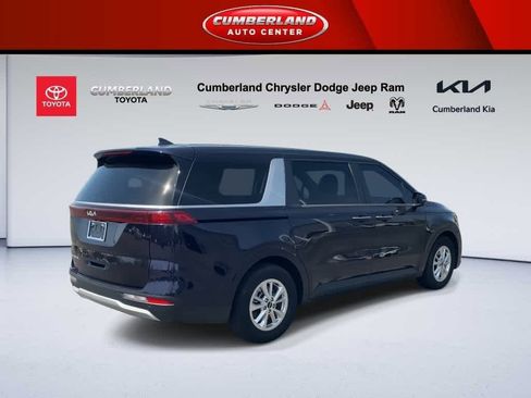 Used 2022 Kia Carnival LX image 8
