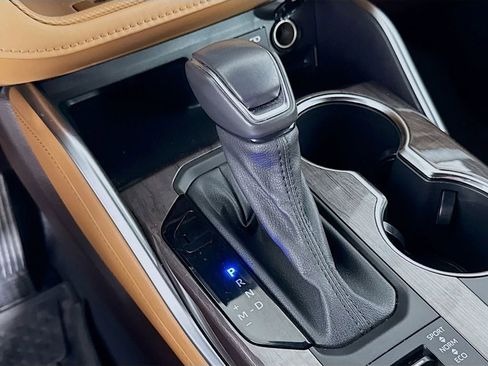 Used 2022 Toyota Highlander Platinum image 17