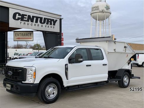 Used 2023 Ford F250 XL image 3