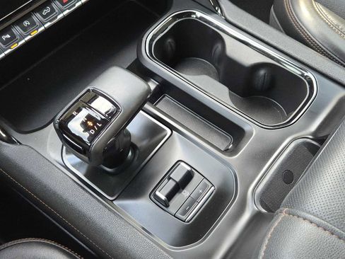 Certified 2024 GMC Sierra 1500 AT4 w/ AT4 Preferred Package AWD/4WD image 21