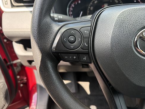 Used 2025 Toyota RAV4 XLE AWD/4WD image 20
