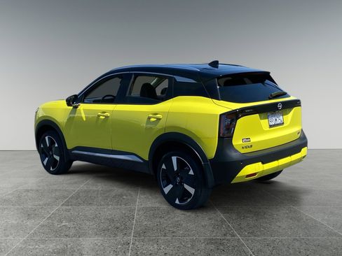Used 2025 Nissan Kicks SR FWD image 3