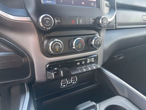 Used 2024 RAM 2500 Big Horn w/ Off Road Package AWD/4WD image 35