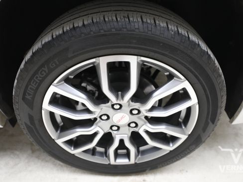 Used 2024 GMC Terrain Denali AWD/4WD image 37