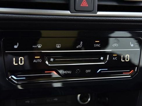 New 2026 Volkswagen Taos SE AWD/4WD image 14