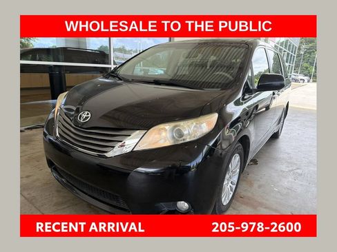 Used 2014 Toyota Sienna XLE w/ XLE Premium Package FWD image 1