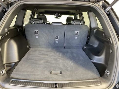 Used 2025 Jeep Grand Cherokee Altitude AWD/4WD image 8