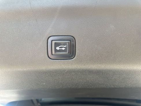 Used 2022 Chevrolet Tahoe Z71 AWD/4WD image 25