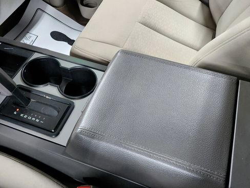 Used 2014 Ford Expedition XLT image 48