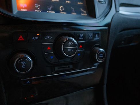 Used 2013 Chrysler 300 Motown image 24