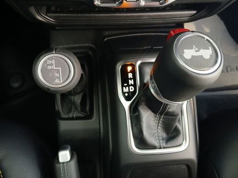 New 2026 Jeep Wrangler Unlimited Sahara AWD/4WD image 10