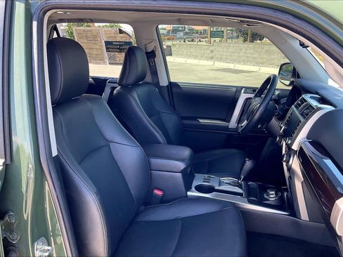 Used 2022 Toyota 4Runner Limited AWD/4WD image 9
