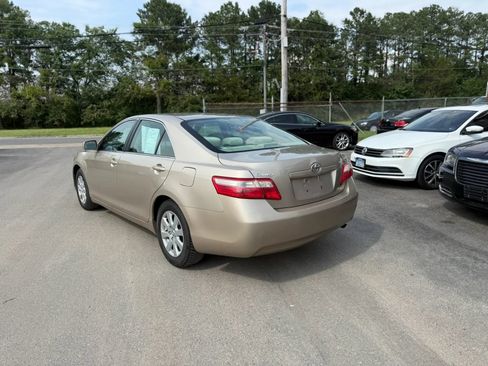 Used 2009 Toyota Camry XLE FWD image 4
