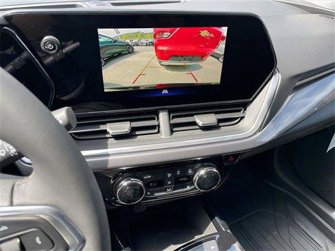 New 2025 Chevrolet Trax ACTIV w/ Driver Confidence Package image 17