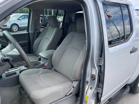 Used 2016 Nissan Frontier SV RWD image 25