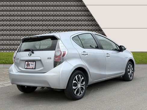 Used 2014 Toyota Prius C Two image 7
