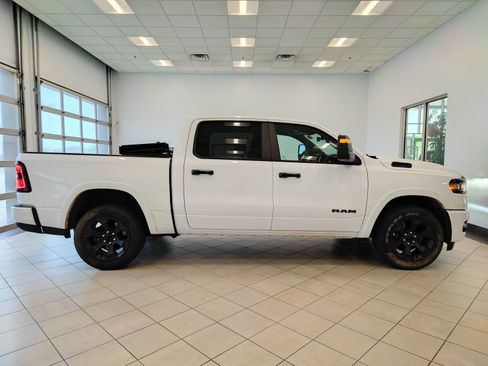 Used 2025 RAM 1500 Big Horn AWD/4WD image 2