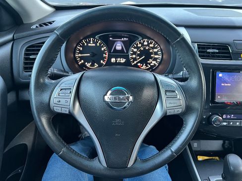 Used 2015 Nissan Altima 2.5 SV w/ Convenience Package image 19