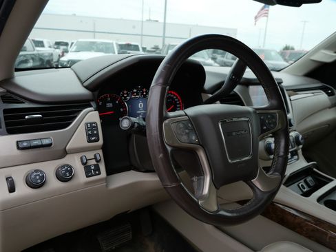 Used 2015 GMC Yukon Denali w/ Premium Package AWD/4WD image 20