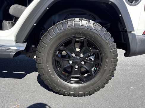 Used 2021 Jeep Wrangler Unlimited Sport image 19