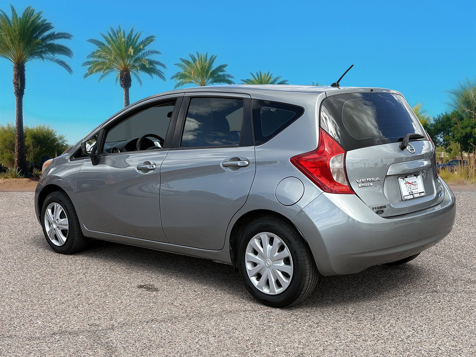 Used 2015 Nissan Versa Note S Plus FWD image 3