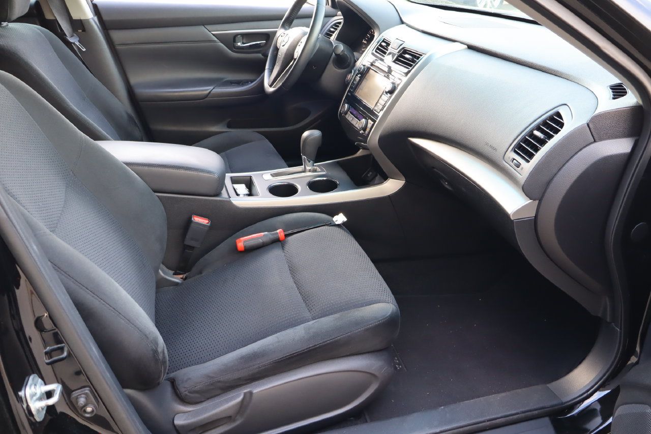 Used 2015 Nissan Altima 2.5 SV w/ Convenience Package FWD image 16